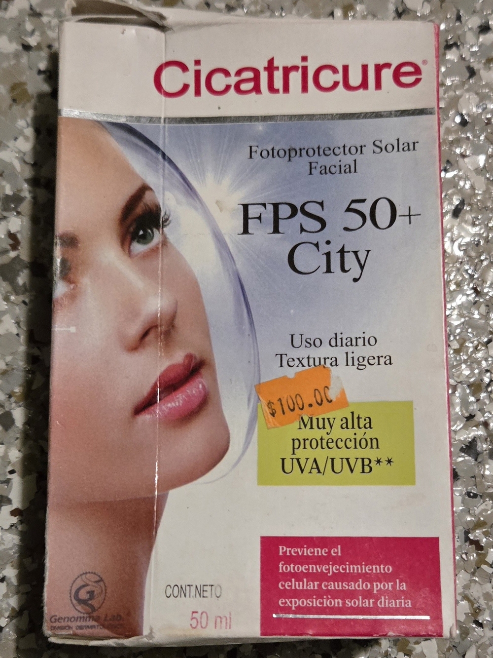 FPS 50+ City Facial Sunscreen - Pink/White